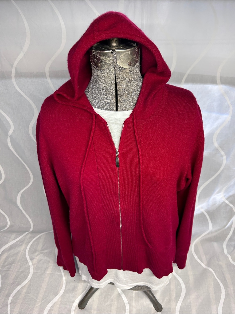 Evelyn Grace Cashmere Zip Hoodie in Vibrant Raspberry’ish/red